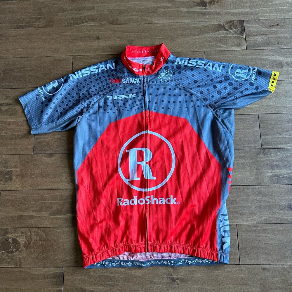 Trek Livestrong Men’s Size Large Bike Shirt